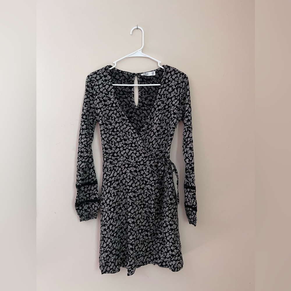 Hollister long sleeve wrap dress, x-small
